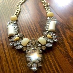 Statement necklace NWT